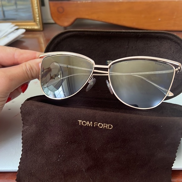 Tom Ford Sunglasses - Picture 2 of 6
